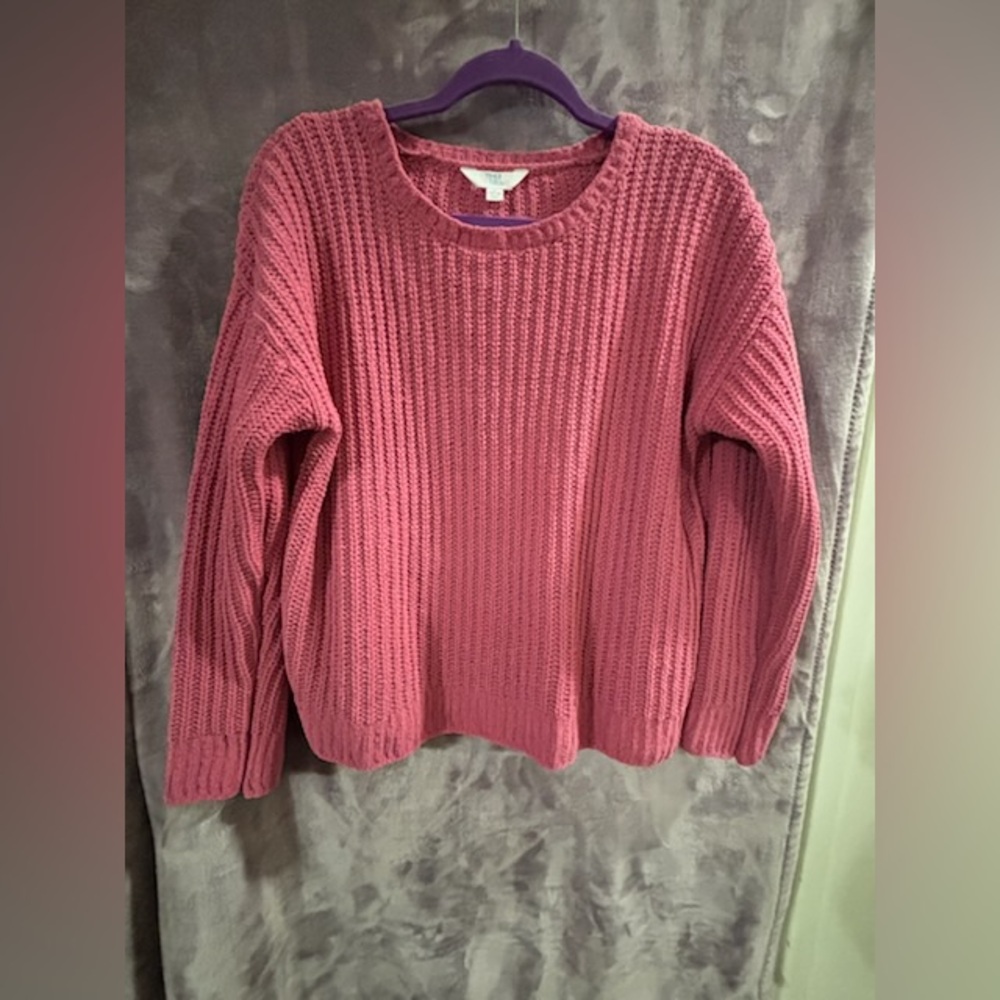 Time and Tru Pink Crew Neck Sweater